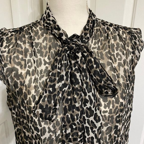 French Connection S/6 Light Weight Top with Tie at Neckline - Picture 2 of 10